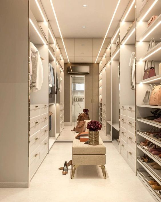Closet Aberto vs. Fechado: Qual a Melhor Escolha para o Seu Quarto?
