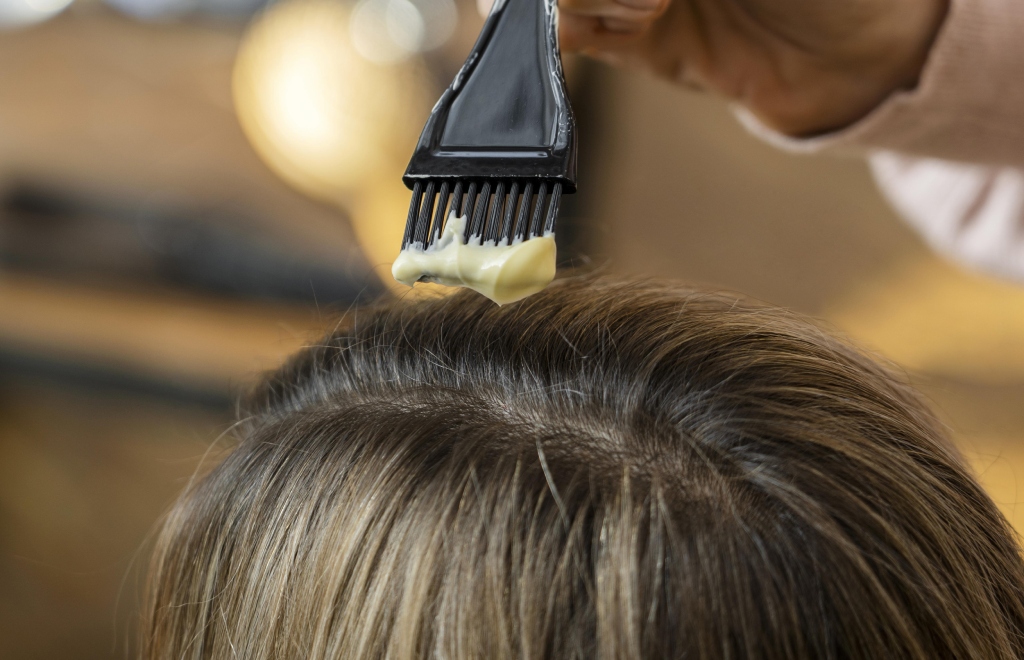como pintar o cabelo em casa
