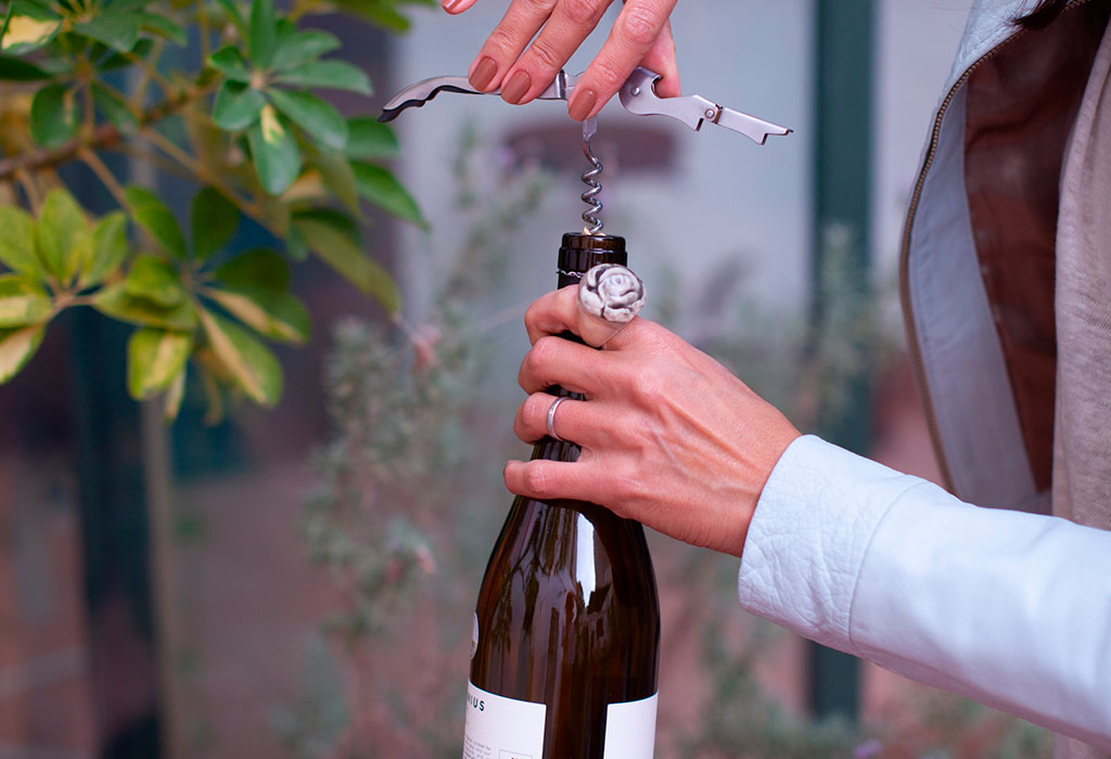Vinho Sem Saca-Rolhas: Truques Simples e Seguros para Abrir Sua Garrafa