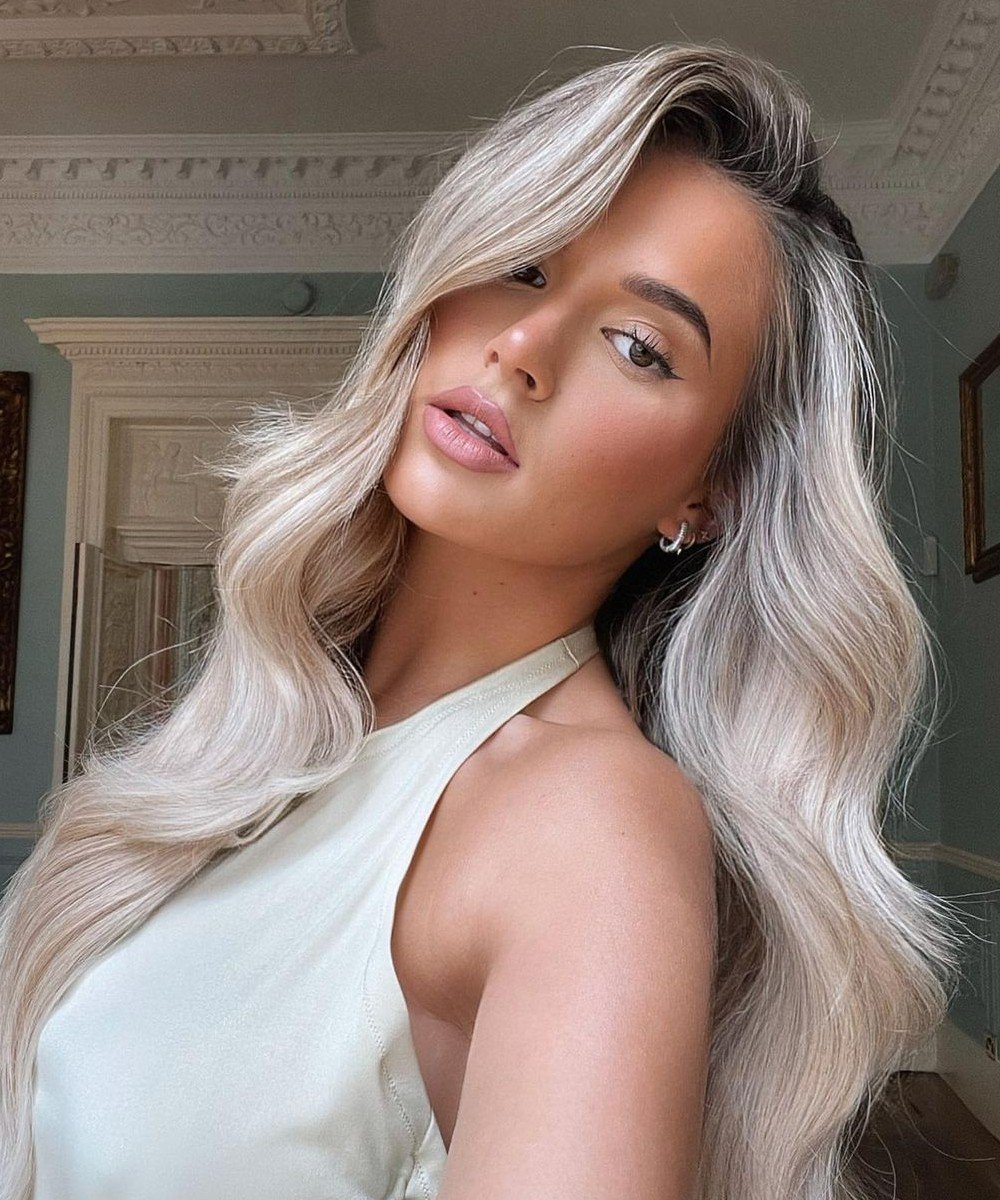 Touca de Cetim vs. Fronha de Seda: Qual a Melhor Escolha para Seus Fios?