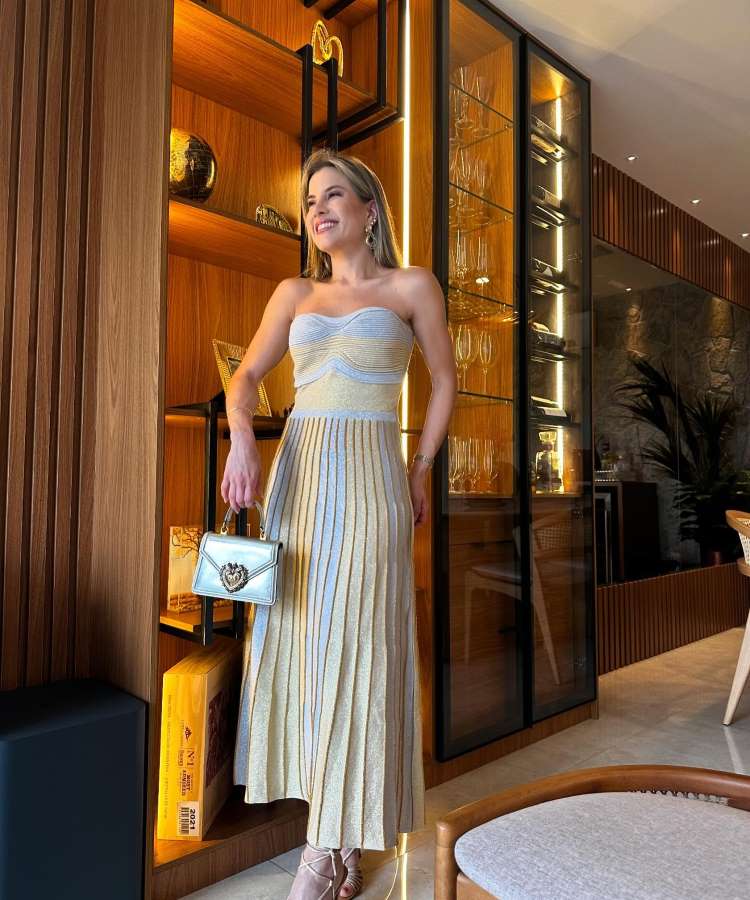 como combinar acessorios dourados reveillon