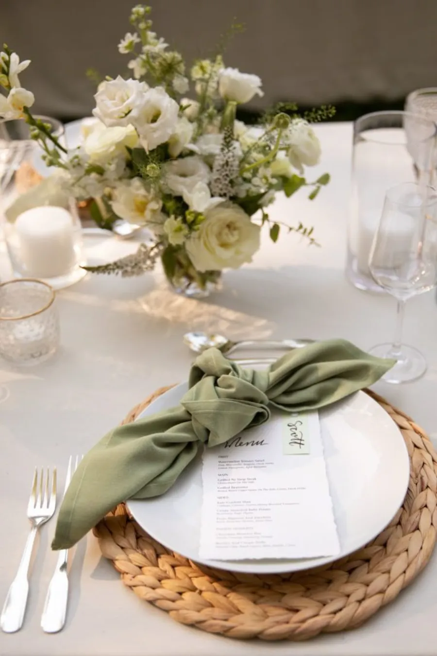 ideias arranjo mesa casamento verde oliva