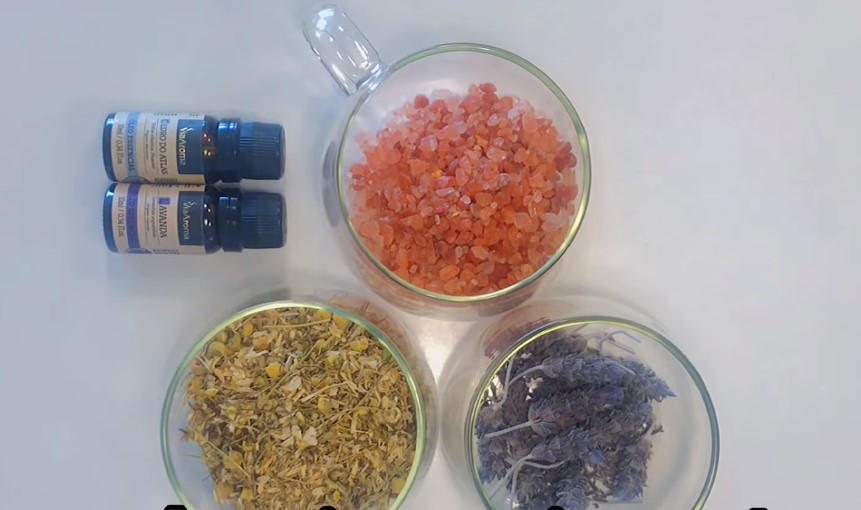 Os Benefícios Surpreendentes do Escalda-Pés para a Saúde Mental