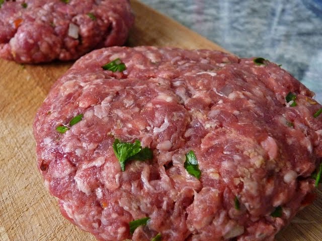 como fazer hambúrguer com carne moída em casa
