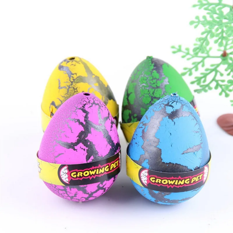 Ovos de dinossauro coloridos com corante