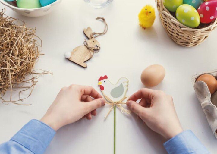 Transforme Garrafas Plásticas em Ovos de Páscoa Decorativos