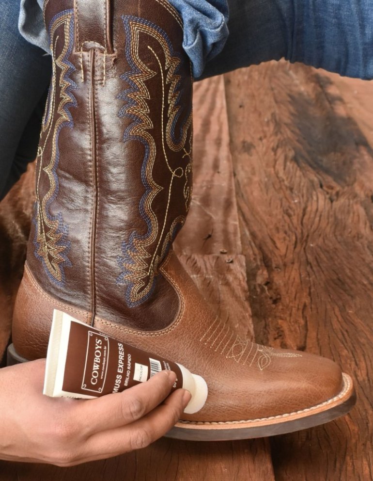 como hidratar bota de couro