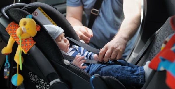 como instalar bebê conforto no carro