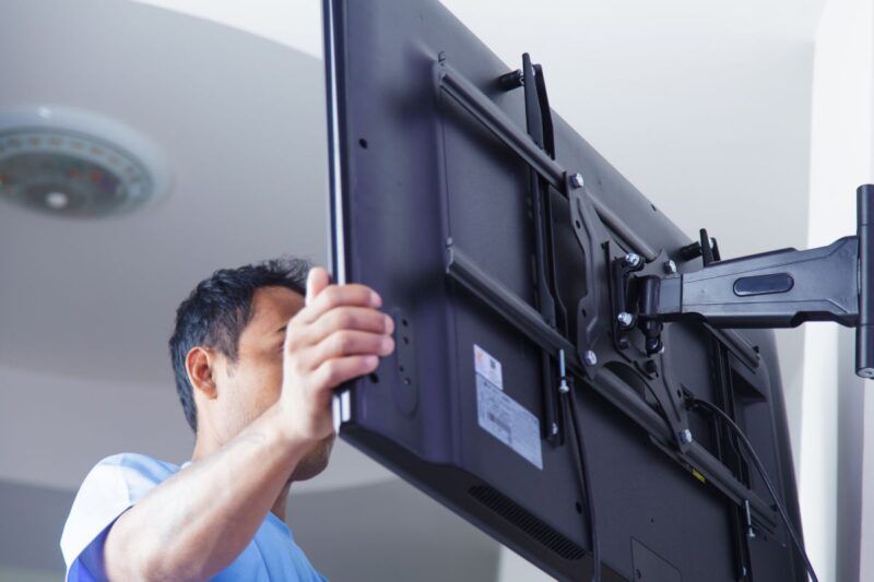 como instalar televisão na parede