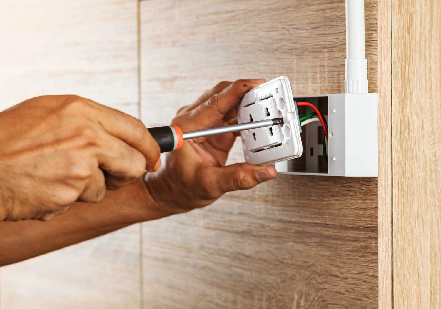 Tomada 10A vs 20A: Qual Usar em Cada Aparelho?