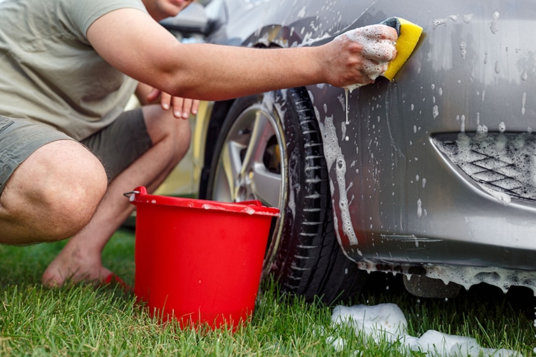 Erros Comuns ao Lavar o Carro e Como Evitá-los