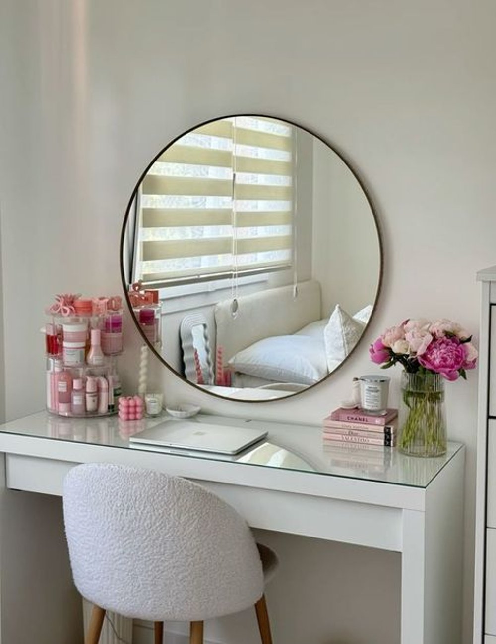 Skincare na Penteadeira: Onde Guardar Seus Produtos para Melhor Conservação