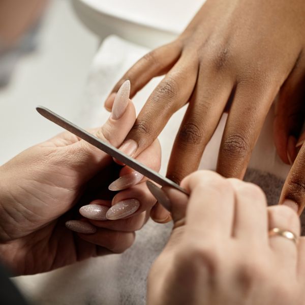 5 ideias de títulos:
1. Guia Completo: Como Remover Esmalte em Gel Sem Danificar Suas Unhas
2. Os Segredos da Remoção Perfeita de Esmalte em Gel em Casa
3. Esmalte em Gel: Métodos Seguros e Eficazes para Remover em Casa
4. Unhas Saudáveis Após o Gel: Passo a Passo para Remoção Segura
5. Magic Remover vs. Acetona: Qual a Melhor Forma de Tirar Esmalte em Gel?