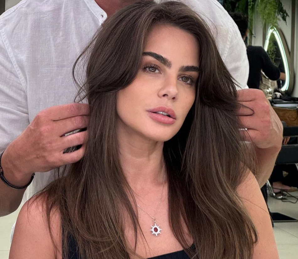 Os Melhores Produtos para Proteger sua Franja do Calor do Secador