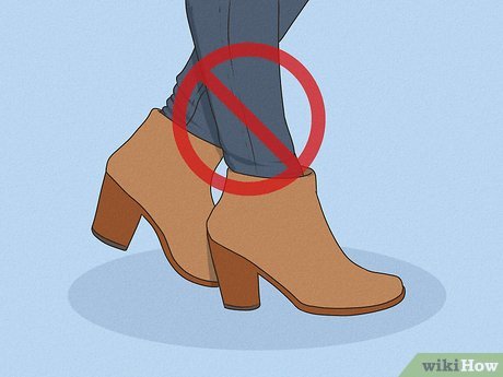 bota cano curto e calça flare