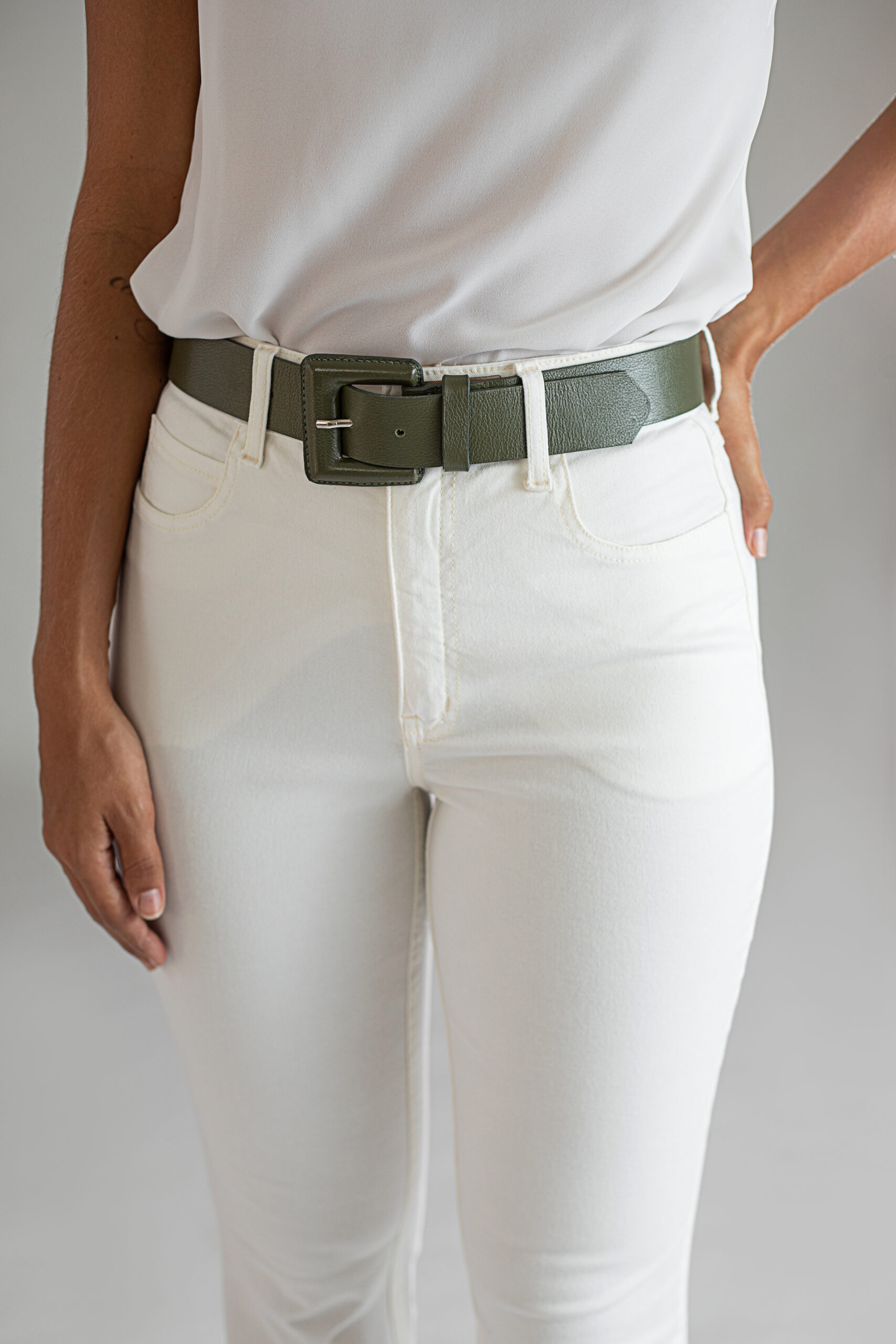 calça branca alfaiataria como usar