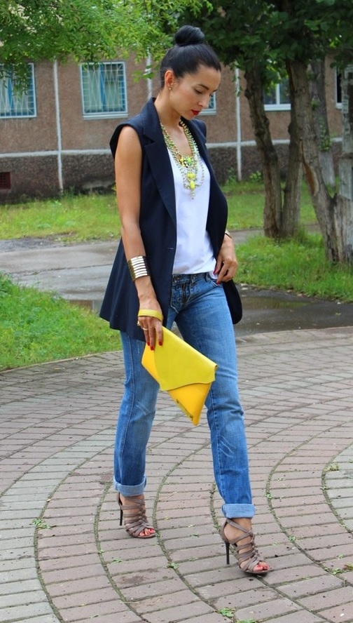 como não errar ao combinar colete jeans e calça alfaiataria