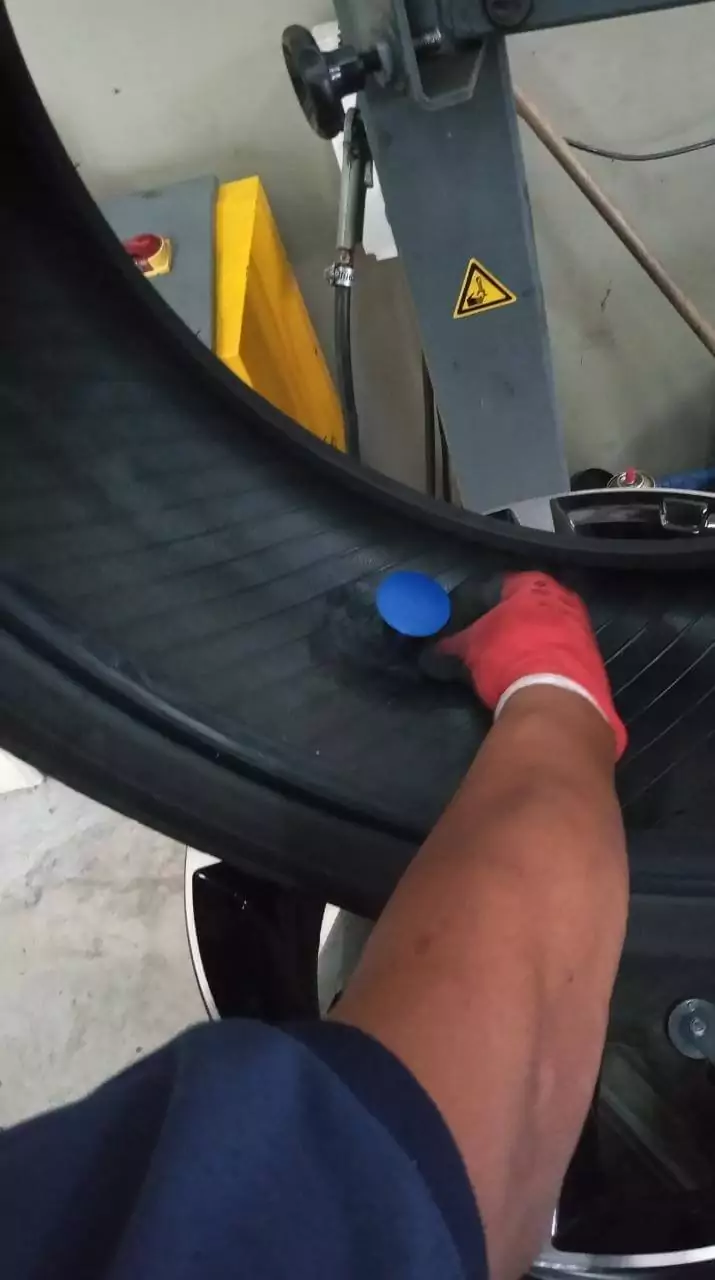 conserto de pneu furado