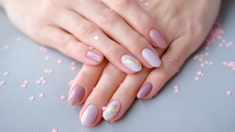 unhas claras para o dia a dia