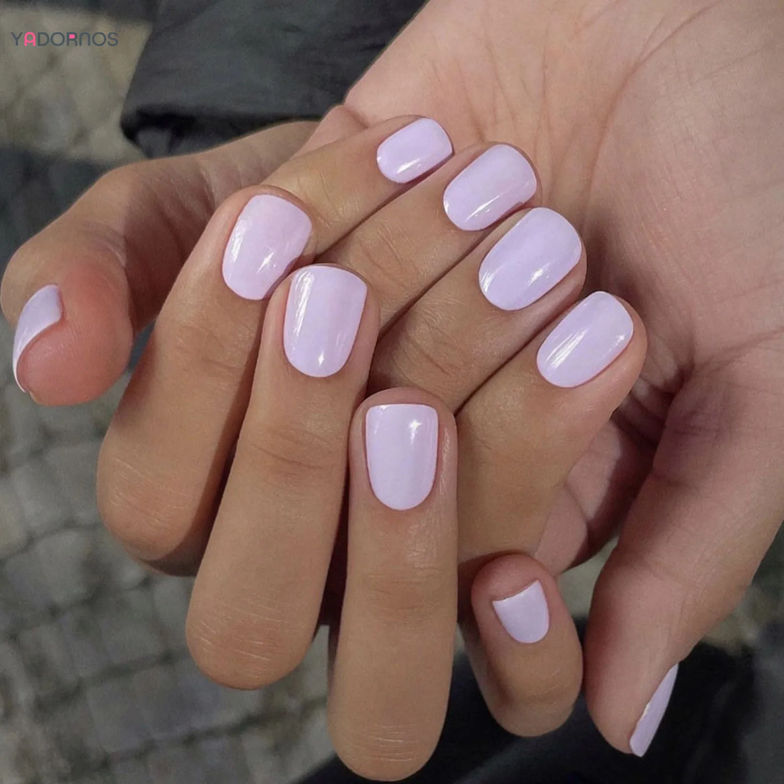 unhas claras e delicadas inspiração