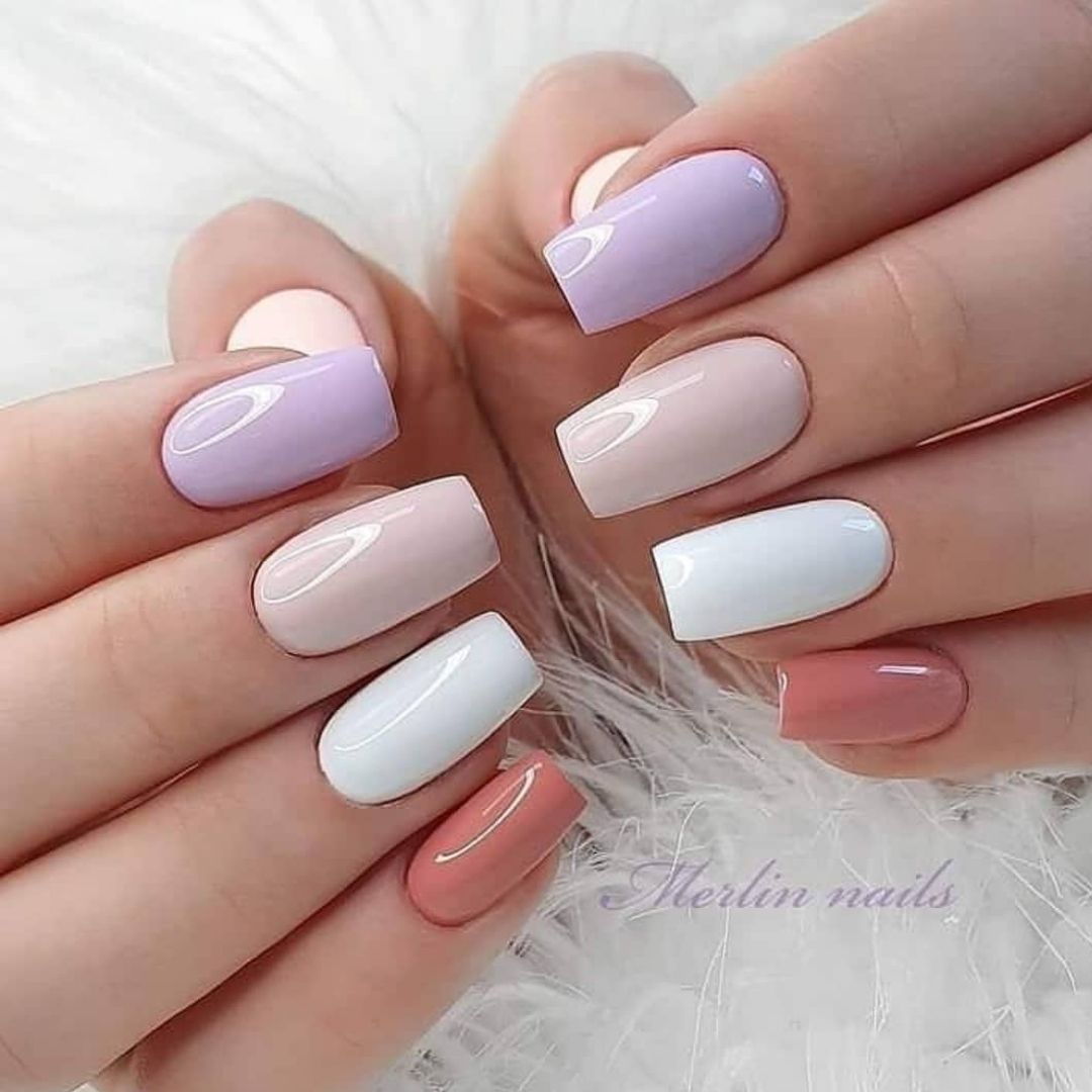 unhas claras e elegantes