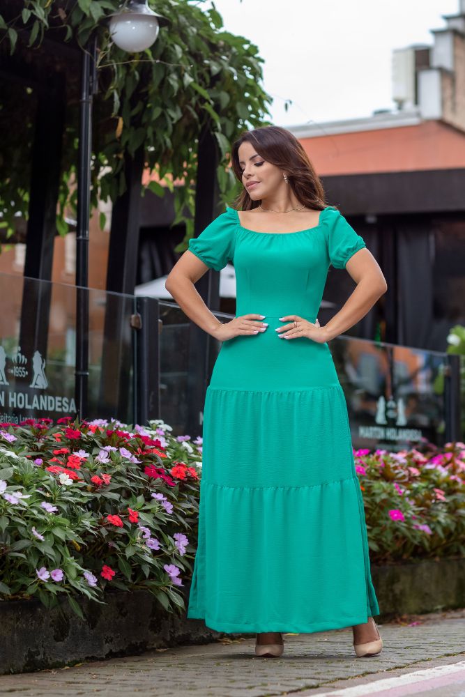 Como Combinar o Verde Bandeira na Moda: Looks Elegantes e Ousados