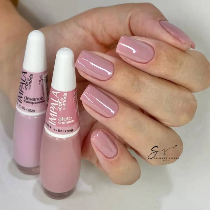 inspiração unhas cores claras para casamento