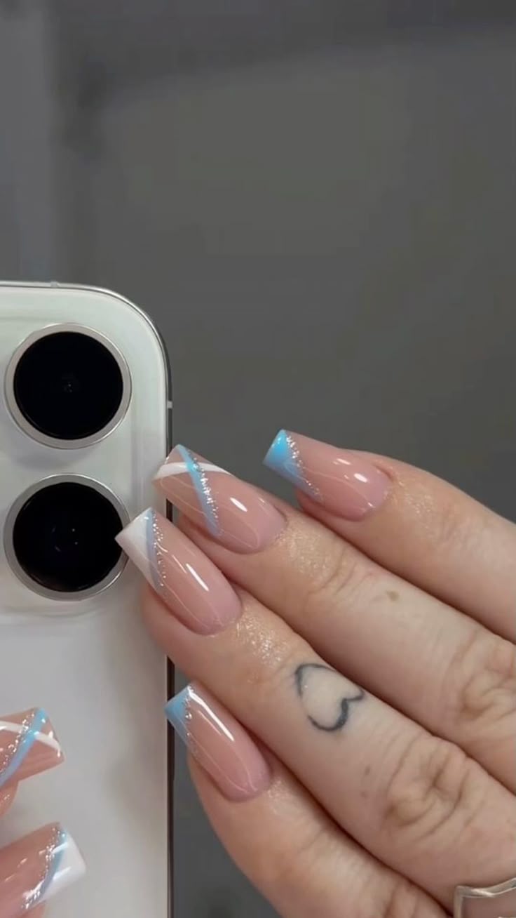 unhas claras vs unhas escuras qual escolher