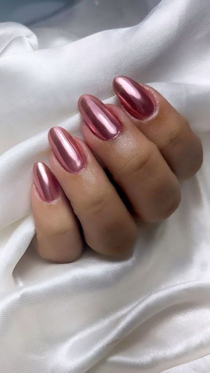 inspiração unhas cores claras para casamento