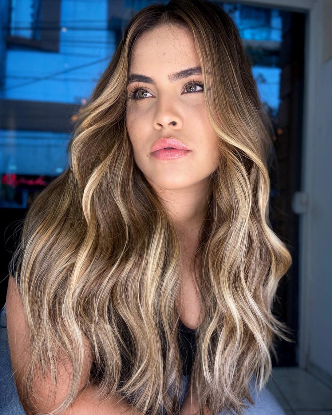 Como escolher o tom de morena iluminada ideal para seu subtom de pele