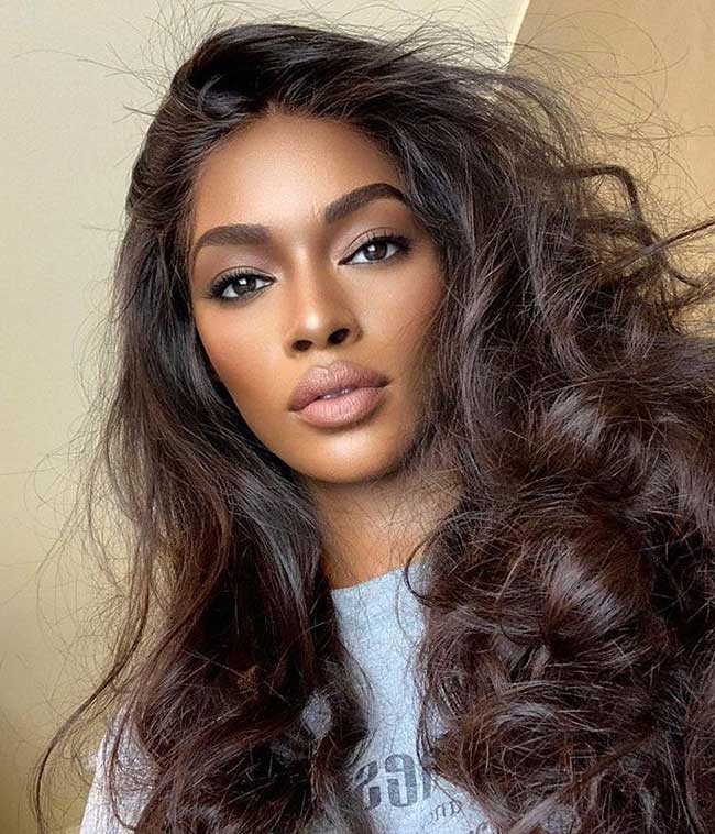 Cuidados essenciais para cabelos coloridos em tons quentes