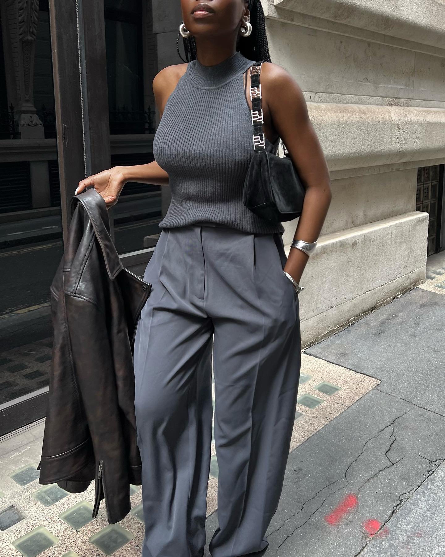 Guia Completo: Cores que Combinam Perfeitamente com Cinza em Seus Looks