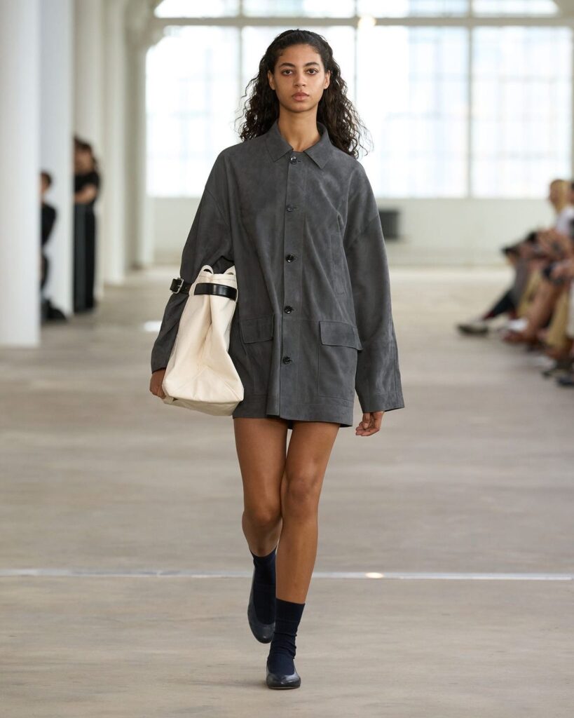 Desvende a Versatilidade do Cinza: Combinações Neutras, Vibrantes e Pastéis