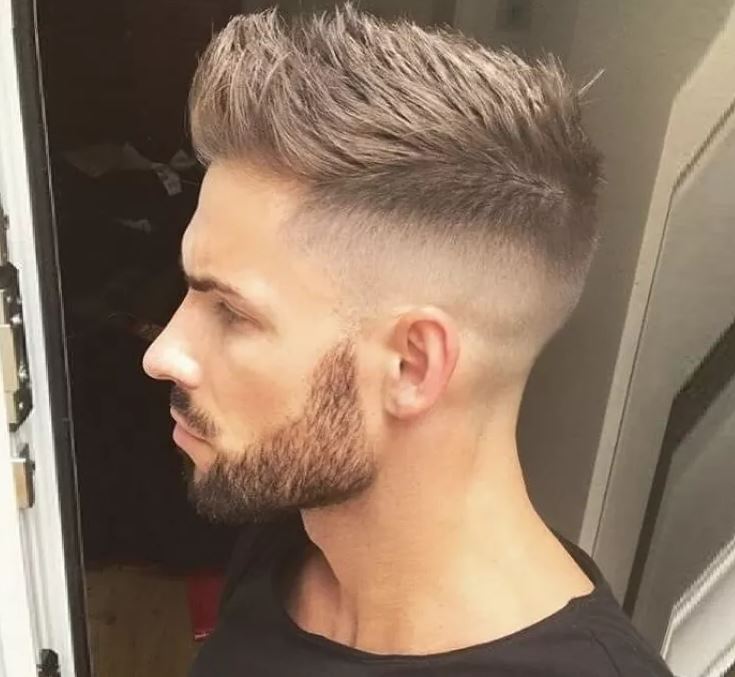 Undercut vs. Curtain Hair: Qual o Melhor para Seu Cabelo Liso?