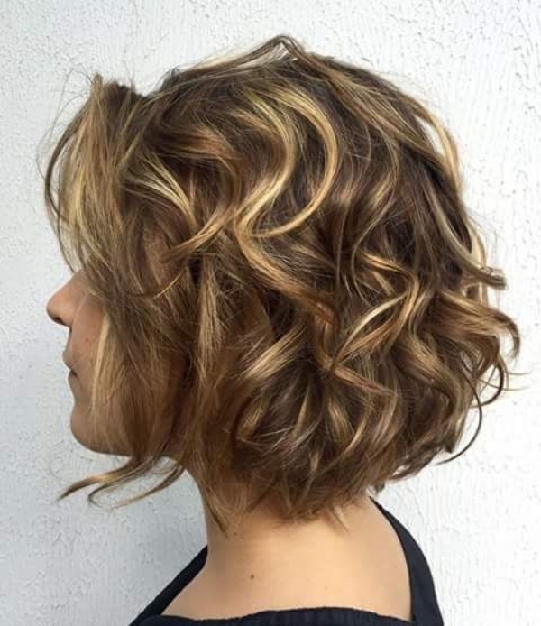 corte cabelo ondulado curto feminino