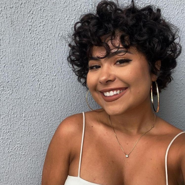 corte em camadas para cabelo ondulado curto