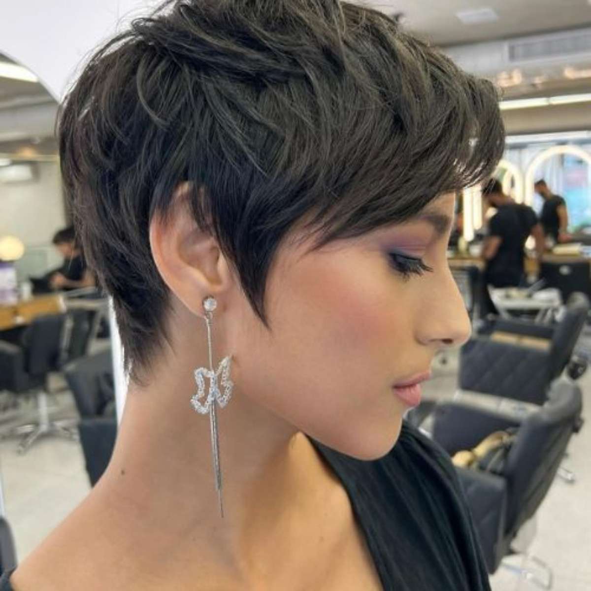 corte curto feminino ondulado