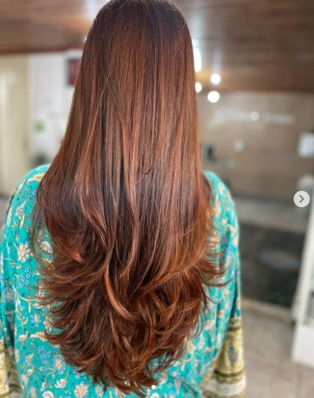 Valorizando a textura natural: Cortes que celebram seus fios