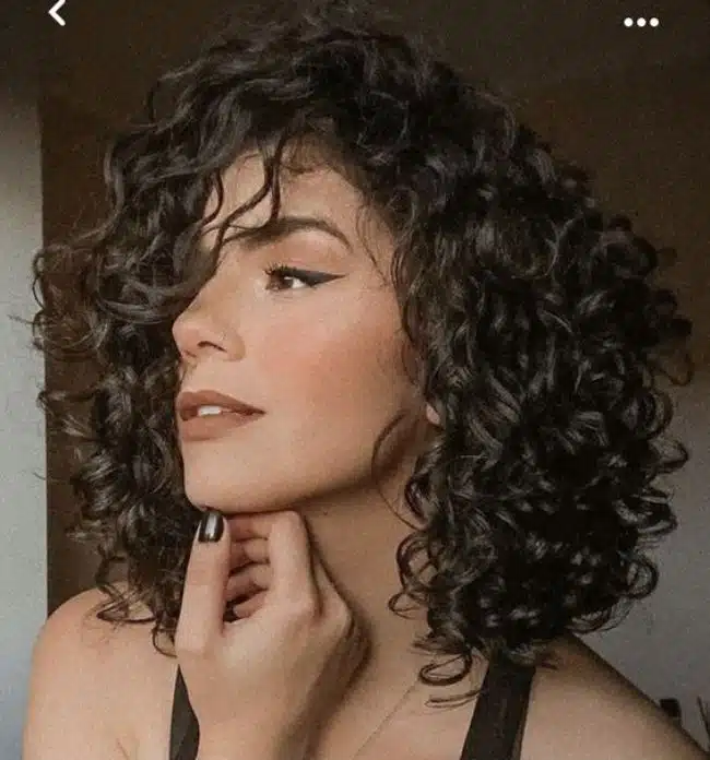 corte de cabelo cacheado grande
