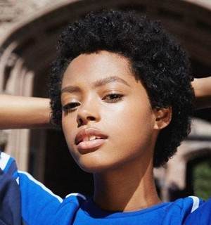 corte de cabelo afro feminino para quem busca praticidade