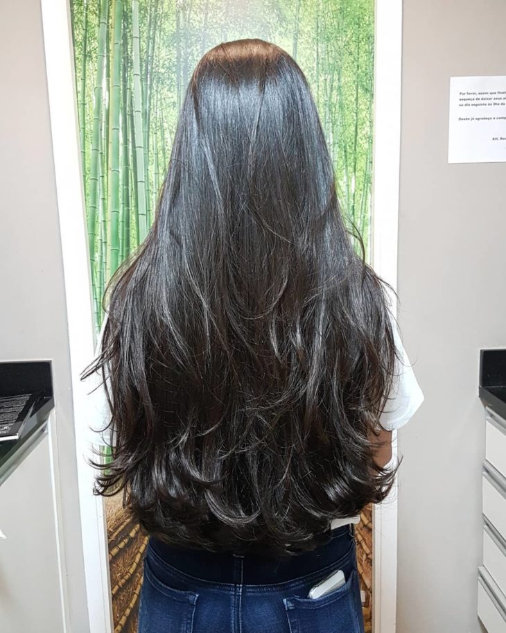 corte em camadas vs corte reto para cabelo longo: qual escolher?