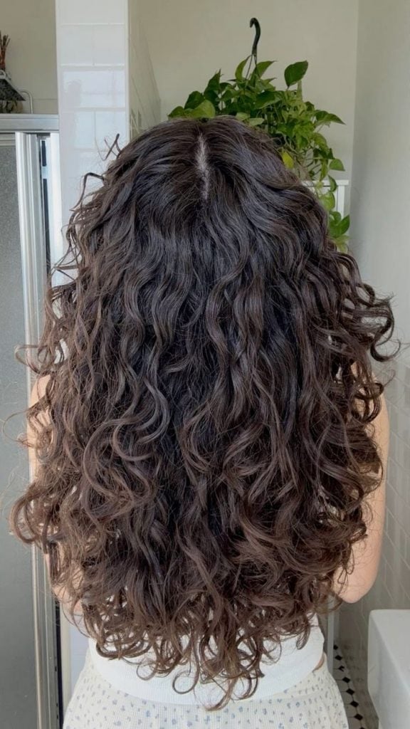 corte em camadas cabelo ondulado úmido