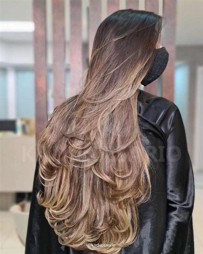 corte em camadas longas em V