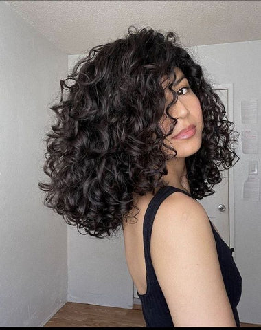 corte em u cabelo cacheado