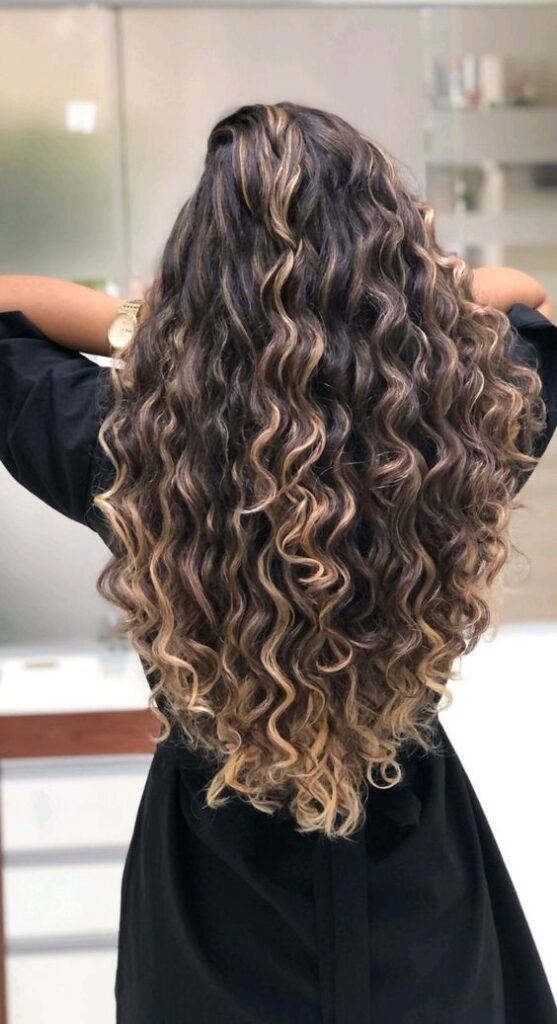 corte em u vs corte em v cabelo cacheado