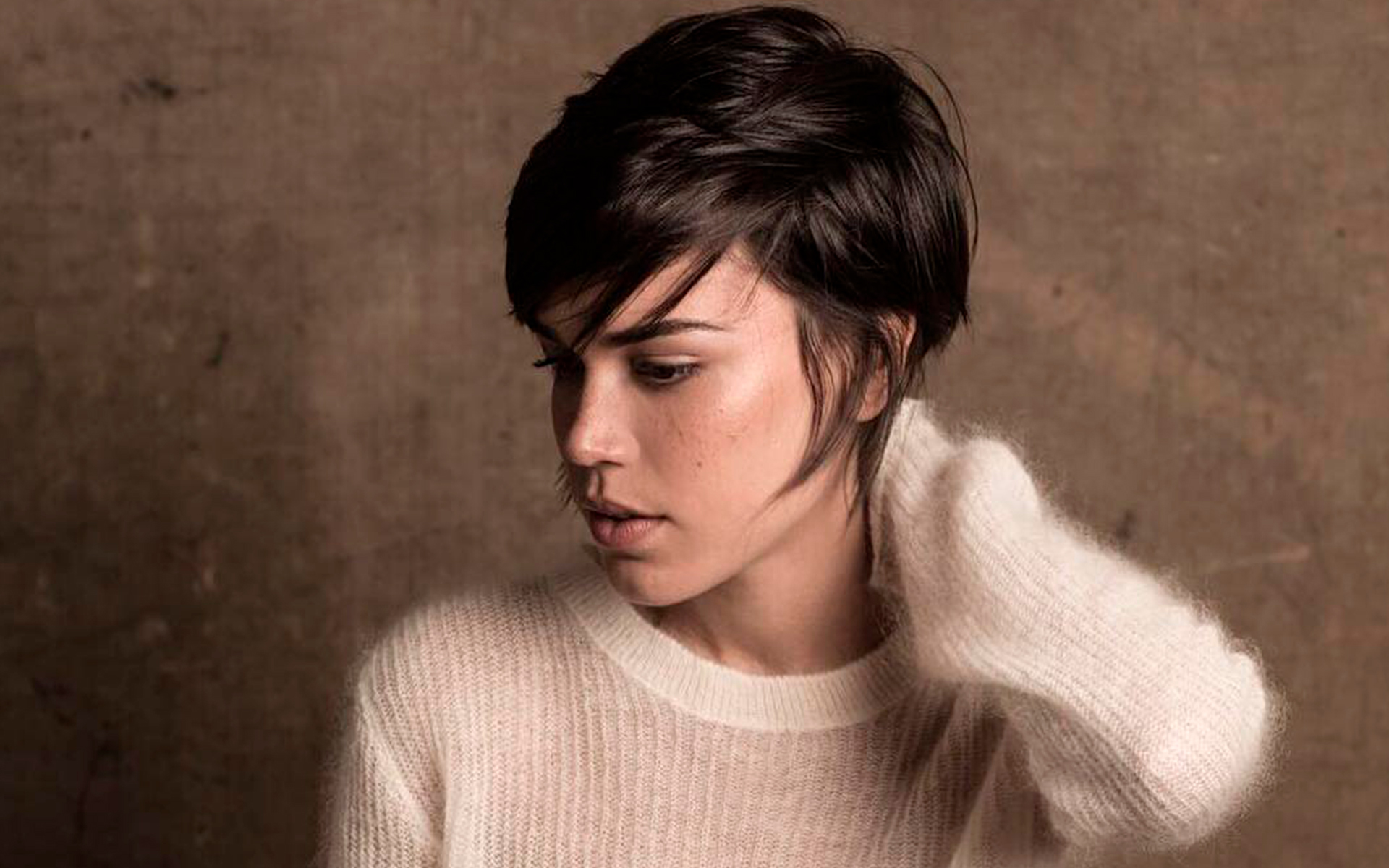 Corte Joãozinho Cacheado: Dicas de Estilo e Produtos para Cabelos Curtos