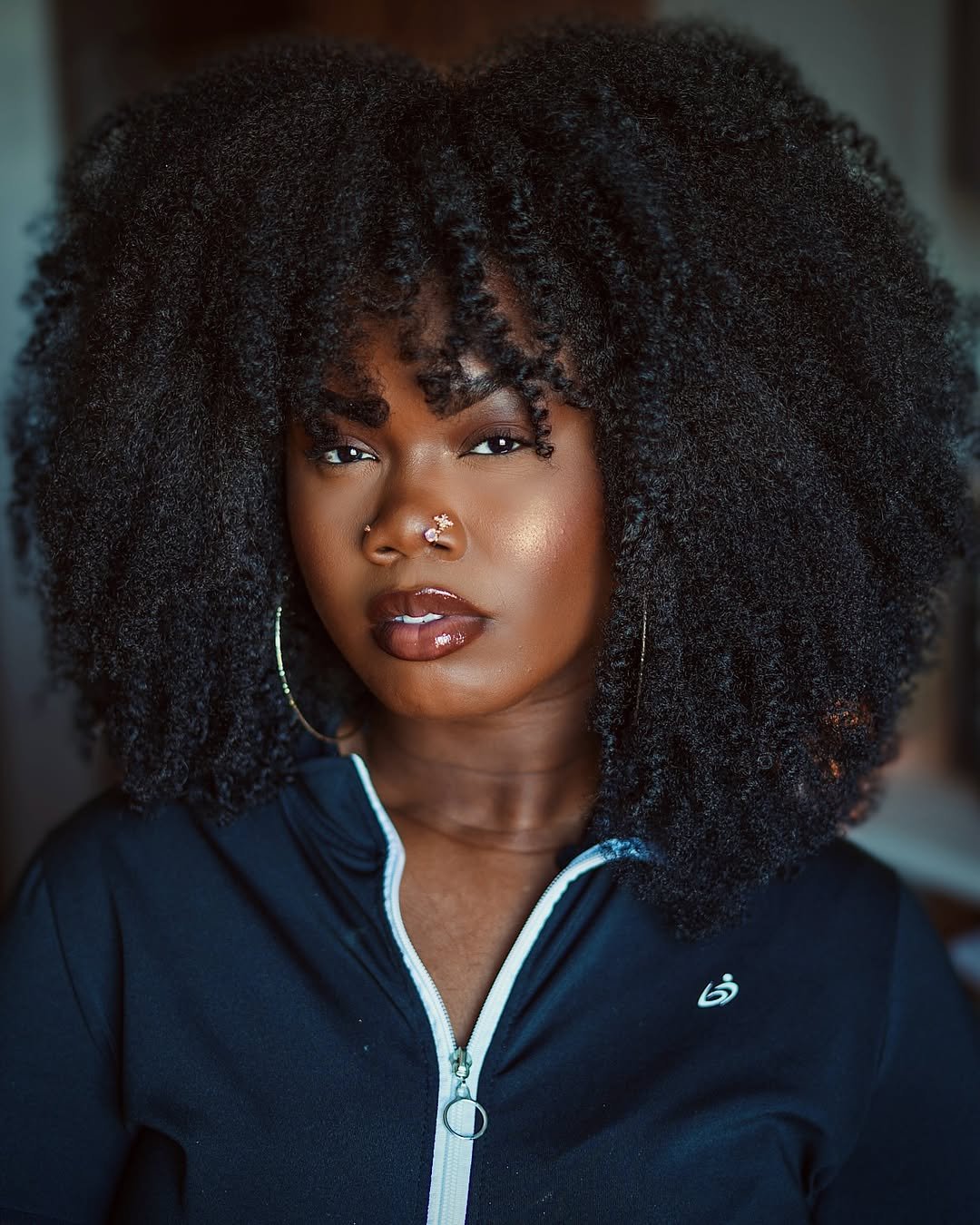 Franjas para Cabelos Cacheados: Guia Completo para Escolher a Sua