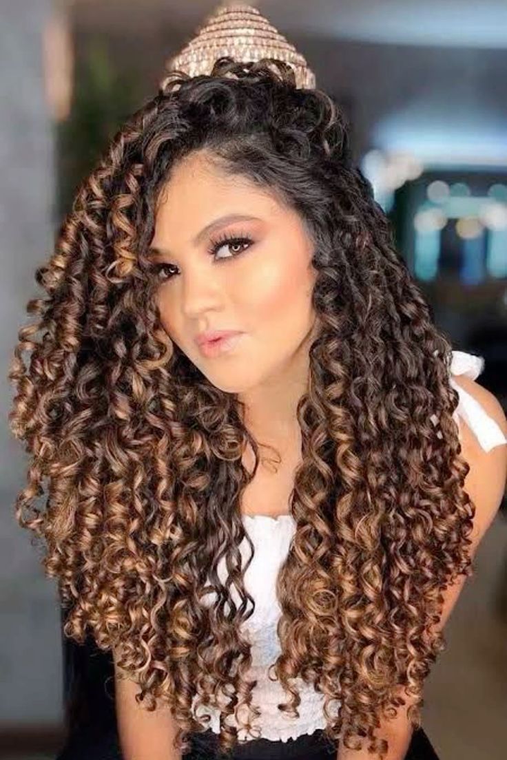 Do Pixie ao Tapered: Cortes Curtos que Valorizam Seus Cachos