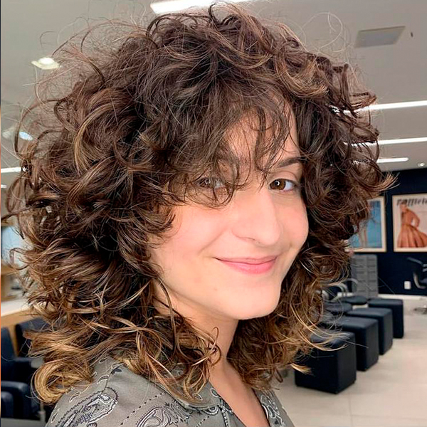 5 Ideias de Cortes para Cabelos Cacheados que Você Vai Amar
Como Escolher o Corte Perfeito para Cabelos Cacheados
Tendências de Cortes para Cabelos Cacheados em [Ano Atual]
Cortes Cacheados Curtos: Estilos Modernos e Práticos
O Guia Definitivo de Cortes para Cabelos Cacheados: Do Clássico ao Moderno