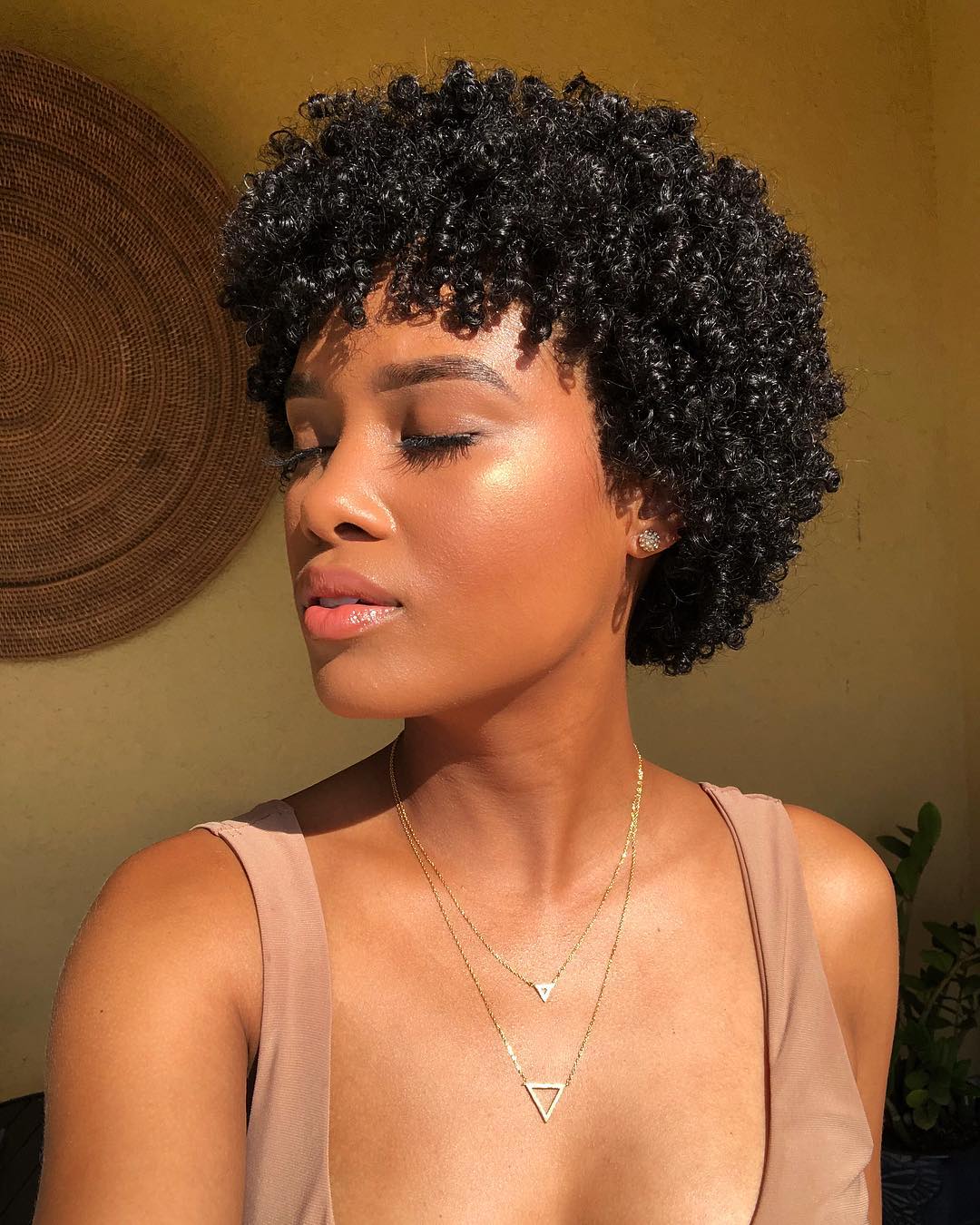 melhores cortes de cabelo crespo para valorizar volume